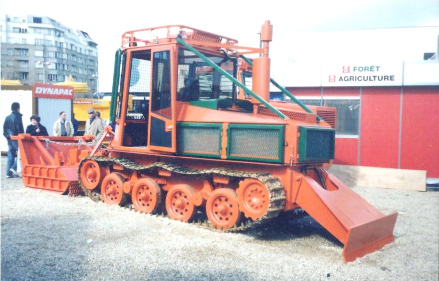 Forestry tracked vehicle