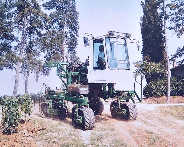 Four tracked vehicle