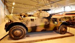 15-m40-lynx-armoured-car.jpg