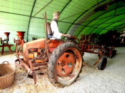 19 allis chalmers type g tool carrier