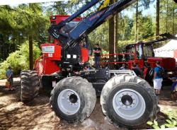 2014 06 21 355a komatsu 931 harvester