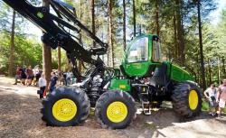 2014 06 21 424a john deere 1470e harvester