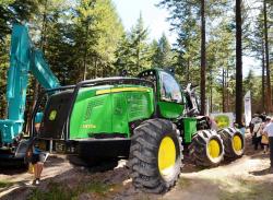 2014 06 21 433a john deere 1470e harvester