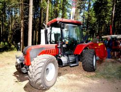 2014 06 21 564a better 130 trimmer of bm tractors