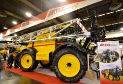 2015 02 22 147a artec self propelled sprayer