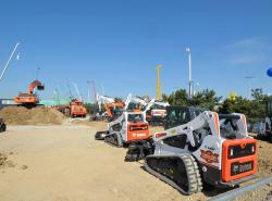 2015 04 20 069a compact tracked loader bobcat