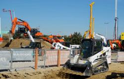 2015 04 20 072a bobcat compact tracked loader