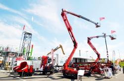 2015 04 20 257a hinowa lightlift 26 14 aerial platform and their stall 1