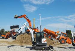 23 2015 04 20 139a bobcat e50 mini excavator