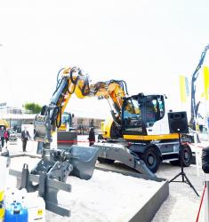 39 2015 04 20 374a liebherr excavator with knuckle boom