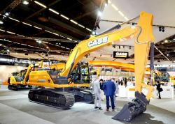 4 2015 04 20 647a case hybrid excavator