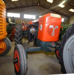 48 dsc 0197a vendeuvre bl tractor