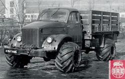 gaz63-truck-fitted-with-hoops-tires.jpg