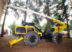 jarraff-4x4-tree-trimmer-2010.jpg