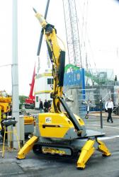 kobelco-tracked-crane-2006.jpg