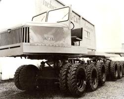 six-axles-wheeled-tucker-sno-cat-prototype-1.jpg