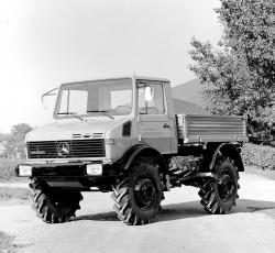 Unimog 425 U 1300