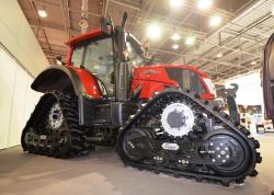 valtra-tractor-with-soucy-tracks.jpg